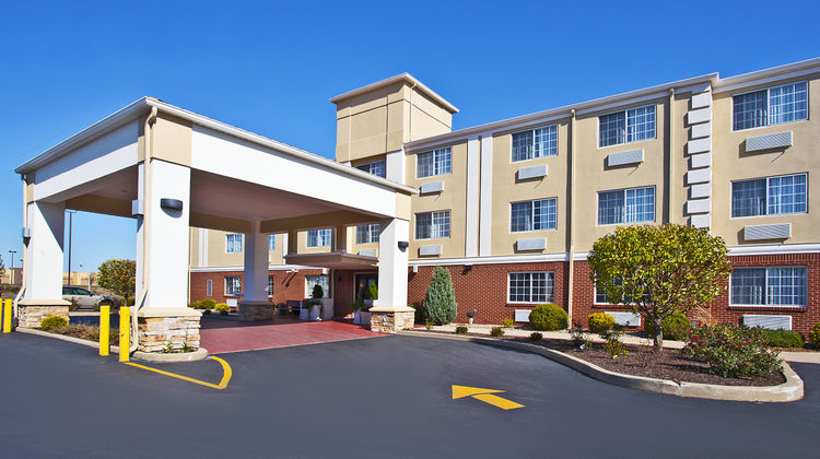 Holiday Inn Express Wabash Exterior