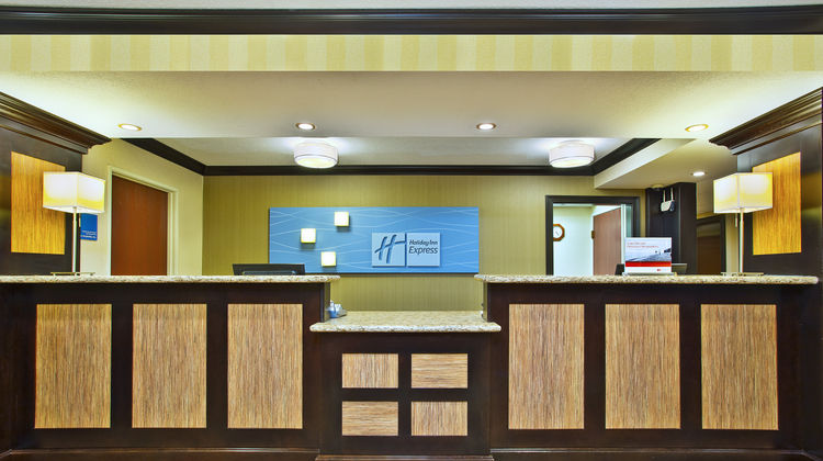 Holiday Inn Express Wabash Lobby