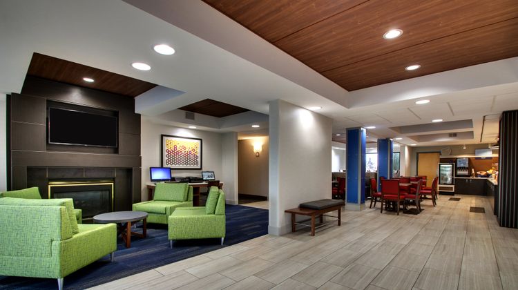 Holiday Inn Express Lobby