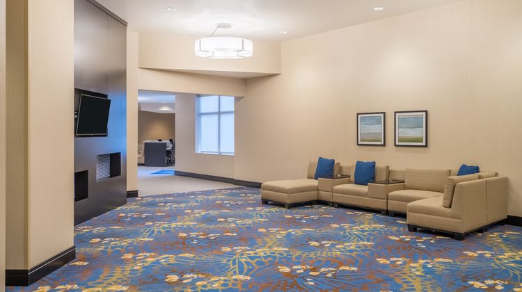 Holiday Inn Terre Haute Lobby