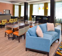 Holiday Inn Express & Sts Austin South Lobby