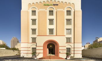 Holiday Inn Express Alamo-Riverwalk