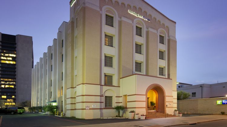 Holiday Inn Express Alamo-Riverwalk Exterior