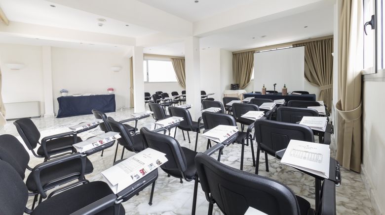 <b>Naples Hotel Meeting</b>. Images powered by <a href="https://www.leonardoworldwide.com/" title="Leonardo Worldwide" target="_blank">Leonardo</a>.