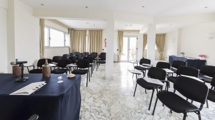 Naples Hotel Meeting