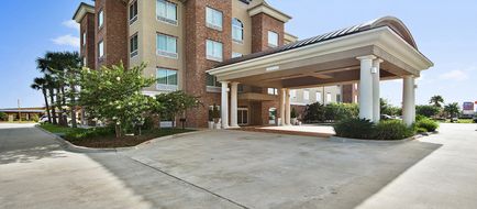 Holiday Inn Express & Suites Gonzales Exterior