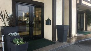 Holiday Inn Swan Court