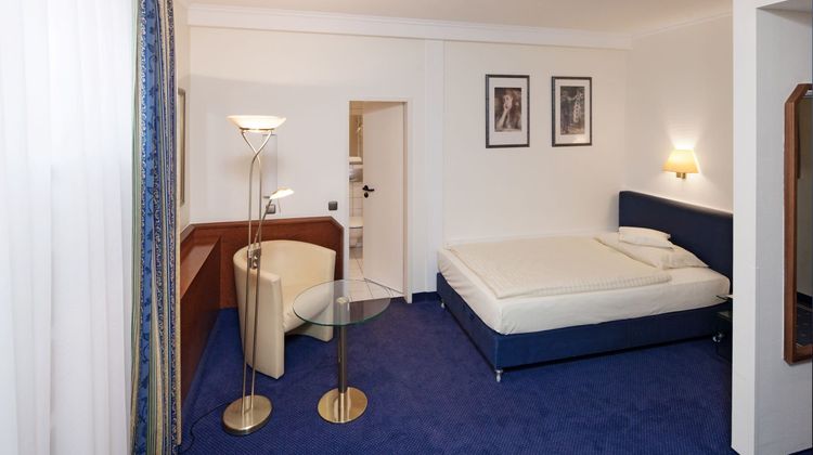Viktoria Hotel Room