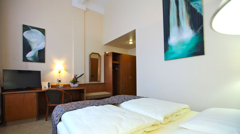<b>Viktoria Hotel Room</b>. Images powered by <a href="https://www.leonardoworldwide.com/" title="Leonardo Worldwide" target="_blank">Leonardo</a>.