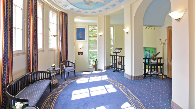 Viktoria Hotel Lobby