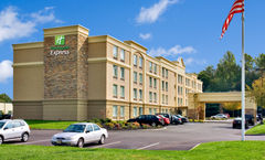 Holiday Inn Express/Stes W. Long Branch
