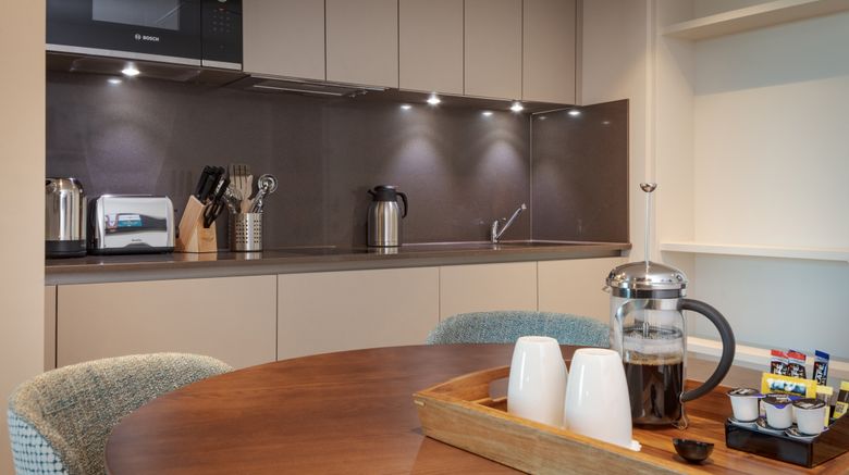 <b>Staybridge Suites Bath Road Room</b>. Images powered by <a href="https://www.leonardoworldwide.com/" title="Leonardo Worldwide" target="_blank">Leonardo</a>.