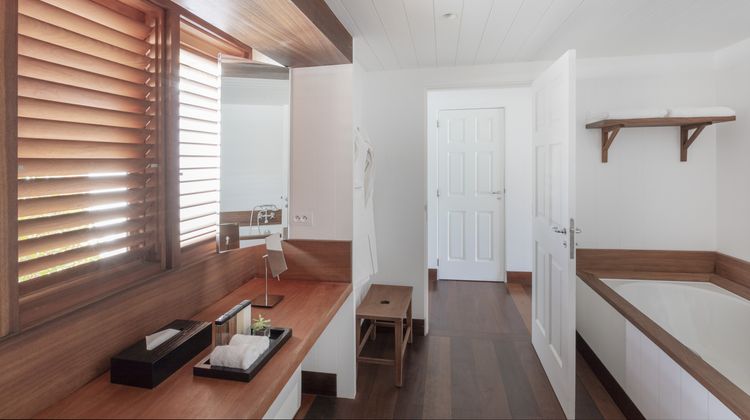 Le Sereno Room