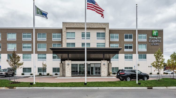 Holiday Inn Express & Suites Allen Park Exterior