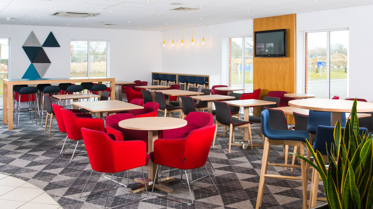 Holiday Inn Express Southampton West Lobby