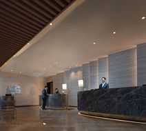 Holiday Inn Airport Zone Lobby