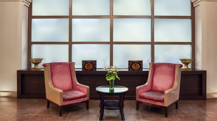 Holiday Inn Bastille Lobby