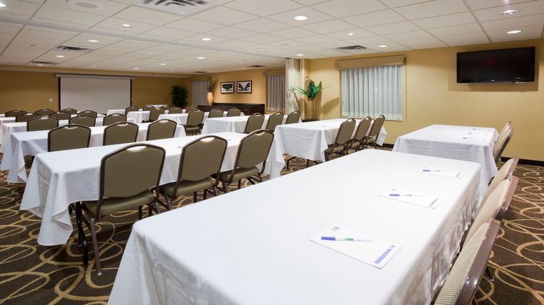 <b>Holiday Inn Express & Suites Rogers Meeting</b>. Images powered by <a href="https://www.leonardoworldwide.com/" title="Leonardo Worldwide" target="_blank">Leonardo</a>.