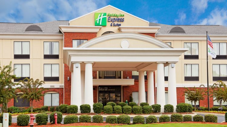 Holiday Inn Express & Suites Tupelo Exterior