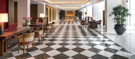 The Oberoi New Delhi Lobby