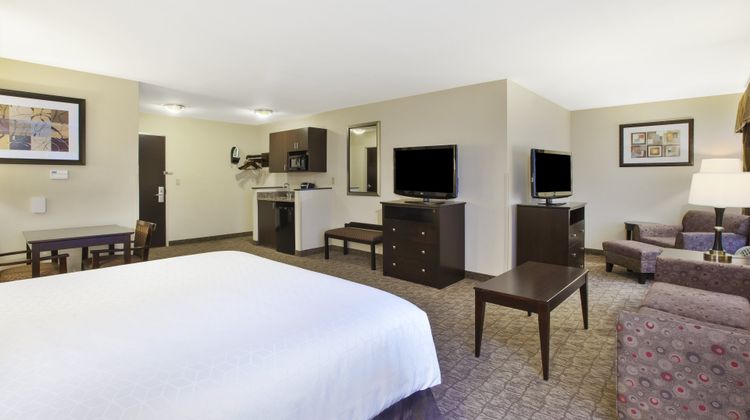 Holiday Inn Express Hotel & Stes Suite