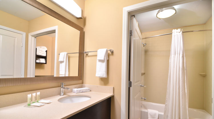 Staybridge Suites Tomball Room