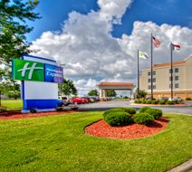Holiday Inn Express Exterior