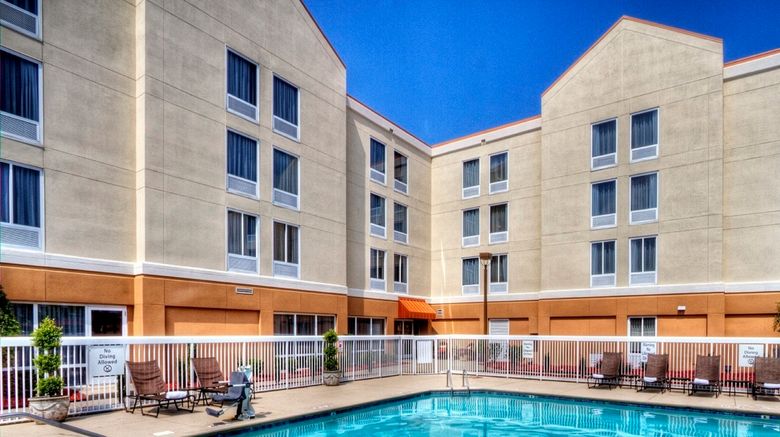 <b>Holiday Inn Express Pool</b>. Images powered by <a href="https://www.leonardoworldwide.com/" title="Leonardo Worldwide" target="_blank">Leonardo</a>.