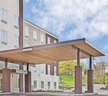 Holiday Inn Express & Suites Exterior