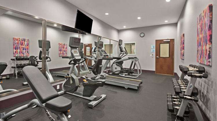 Holiday Inn Express & Suites Health Club