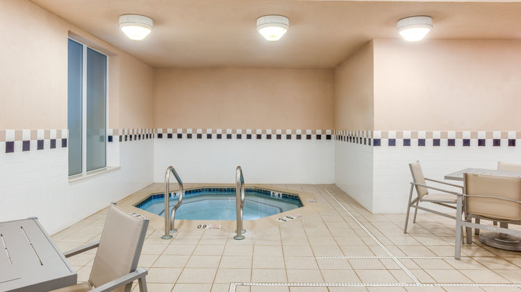 Holiday Inn Express Hotel & Suites Pool