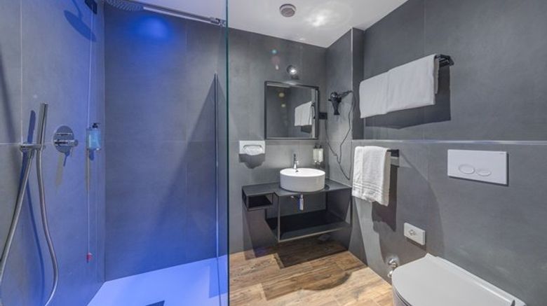 <b>Hotel Roxy Room</b>. Images powered by <a href="https://www.leonardoworldwide.com/" title="Leonardo Worldwide" target="_blank">Leonardo</a>.