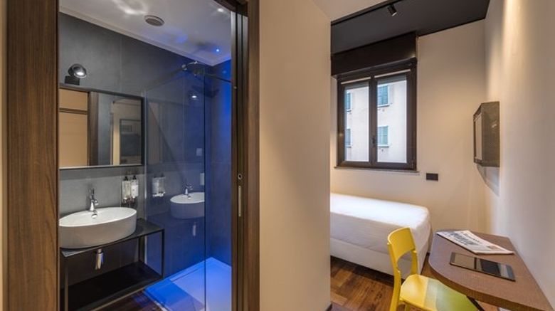 <b>Hotel Roxy Room</b>. Images powered by <a href="https://www.leonardoworldwide.com/" title="Leonardo Worldwide" target="_blank">Leonardo</a>.