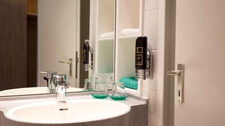 <b>Central Hotel Eschborn Room</b>. Images powered by <a href="https://www.leonardoworldwide.com/" title="Leonardo Worldwide" target="_blank">Leonardo</a>.