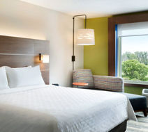 Holiday Inn Express McCook Room