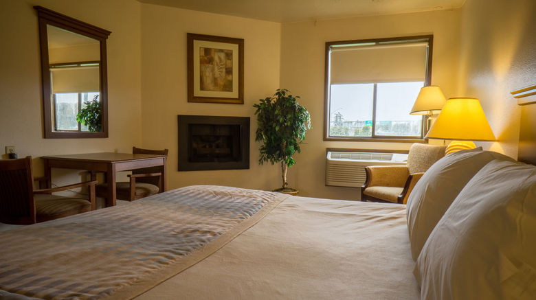 <b>Sunnyside Inn & Suites Room</b>. Images powered by <a href="https://www.leonardoworldwide.com/" title="Leonardo Worldwide" target="_blank">Leonardo</a>.