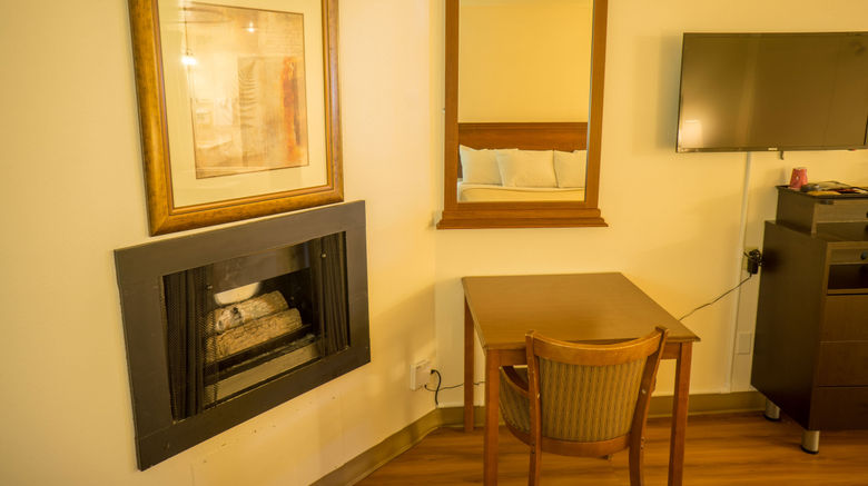 <b>Sunnyside Inn & Suites Room</b>. Images powered by <a href="https://www.leonardoworldwide.com/" title="Leonardo Worldwide" target="_blank">Leonardo</a>.
