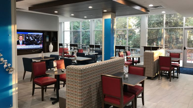 <b>Holiday Inn Express Pineville-Alexandria Lobby</b>. Images powered by <a href="https://www.leonardoworldwide.com/" title="Leonardo Worldwide" target="_blank">Leonardo</a>.
