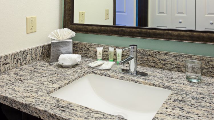 Staybridge Suites Irvine East Lake Fores Room
