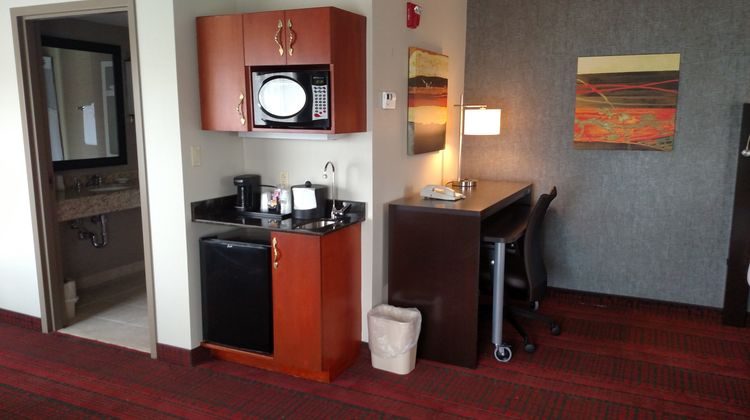Holiday Inn Express Suite