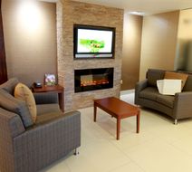 Holiday Inn Express & Suites Lobby