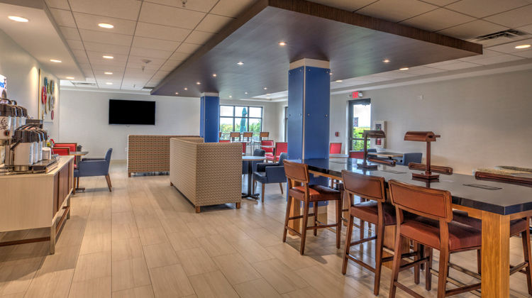 Holiday Inn Express Rochelle Lobby