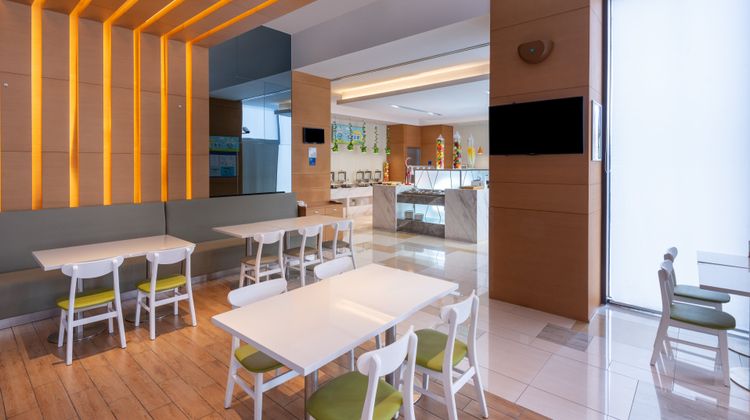 Holiday Inn Express Jiading Industry Pk Lobby
