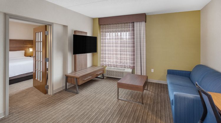 Holiday Inn Express Hotel & Suites Suite