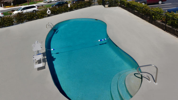 Holiday Inn Express Lynchburg Pool