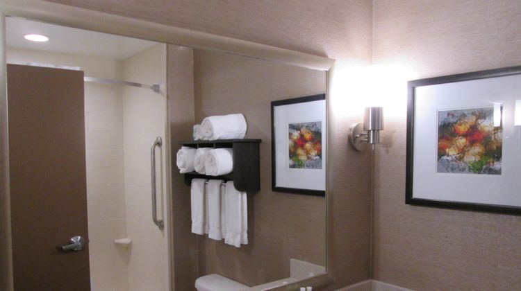 Holiday Inn Express Cloverdale Room