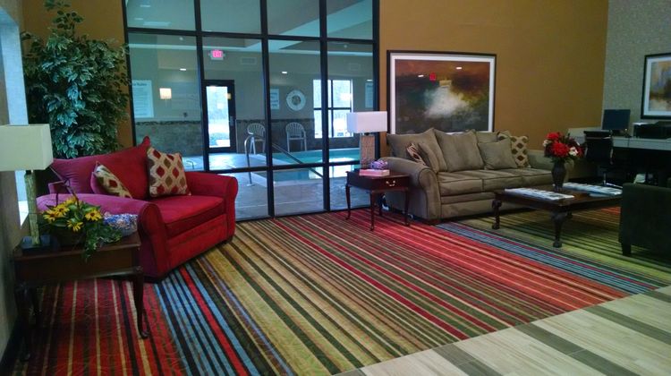 Holiday Inn Express Cloverdale Lobby