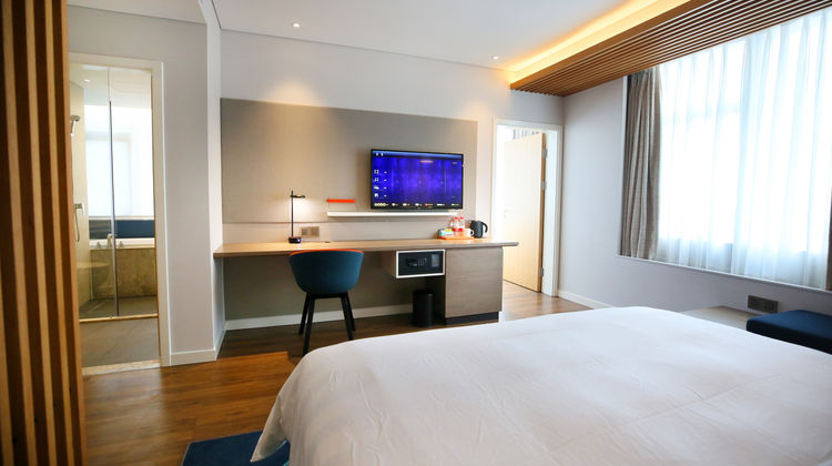 Holiday Inn Exp North Railway Station Suite