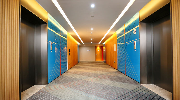 Holiday Inn Exp North Railway Station Lobby