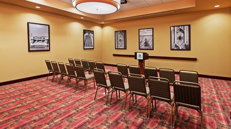 Holiday Inn Ardmore I-35 Meeting